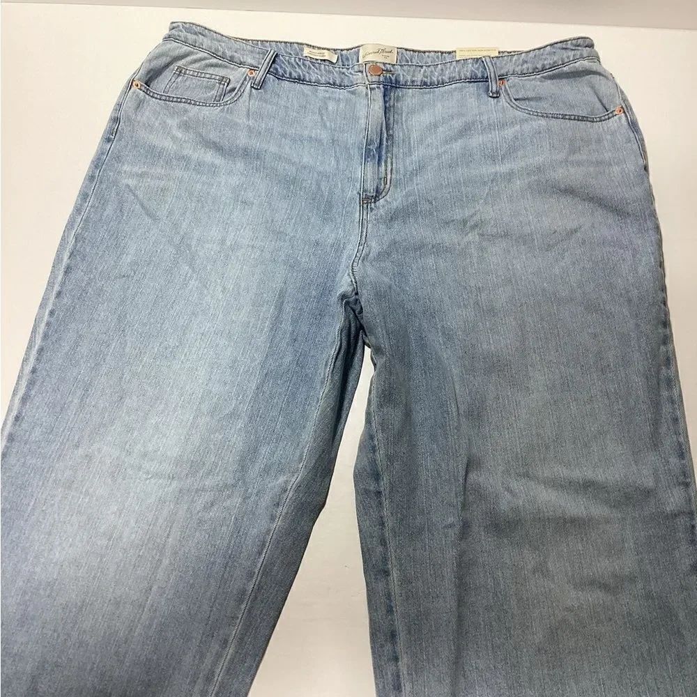 NWT Universal Thread Relaxed Fit Wide Leg Light Wash 24W